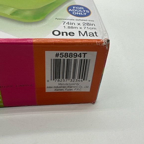 Intex 18-Pocket Suntanner Mat 74 x 28”. New In Box. - Picture 2 of 4